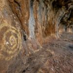 Spirale diellore parahistorike në shkëmbin e Kobajës në Vlashnjë Në Vlashnjë të Prizrenit janë identifikuar spirale n…