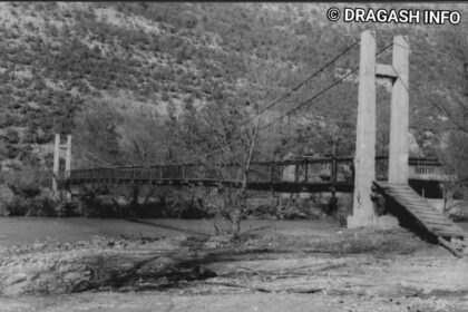 Most koji je nekada povezivao Hasu sa Vremicom ovaj most preko Bele Drine bio je vitalni èvor koji je ujedinio Hasijeva sela sa…