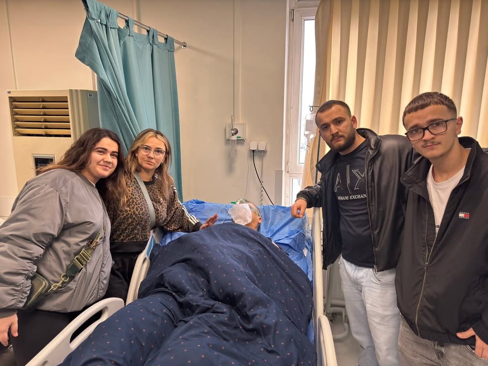 Zafir Beriša uspešno podnosi dve hirurške intervencije, njegovo stanje je stabilno sa porodicom Zafira Beriše…