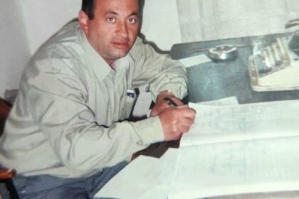 Podijeljen je životom Kurtali (Sulleyman) Mustafa je odvojen od Kurtali (Sulleyman) Mustafe, višegodišnjeg radnika Zyra…