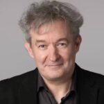 Gazetari gjerman: Nëse Thaçi dënohet me 45 vjet burg, barazohet me Mladiçin – një ide groteske Gazetari gjerman Micha…