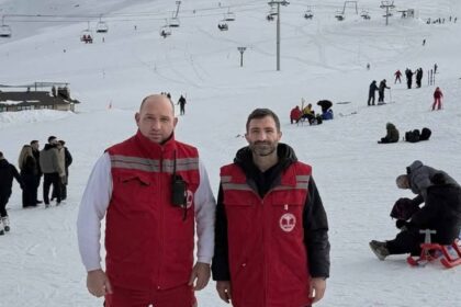 Hitna pomoć Dragaša na službi skijaša u Brodu: nema mesta za zabrinutost da se osigura bezbednost i sveca…