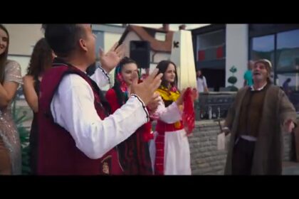 PesmaDasma Opione – Masar Sinan za naše sledbenike Iz Oppoje i Dijaspore, donoseći popularnu pesmuDasma Opoj…