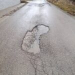 Gjendje e rëndë e rrugës Dragash–Kukajan, kërkohet ndërhyrje urgjente nga institucionet Rruga që lidh Dragashin me fs…