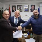 Komuna e Dragashit nënshkruan Memorandumin e Mbështetjes për projektin ndërkombëtar “RURALNEXUS” Sot, në ambientet e …