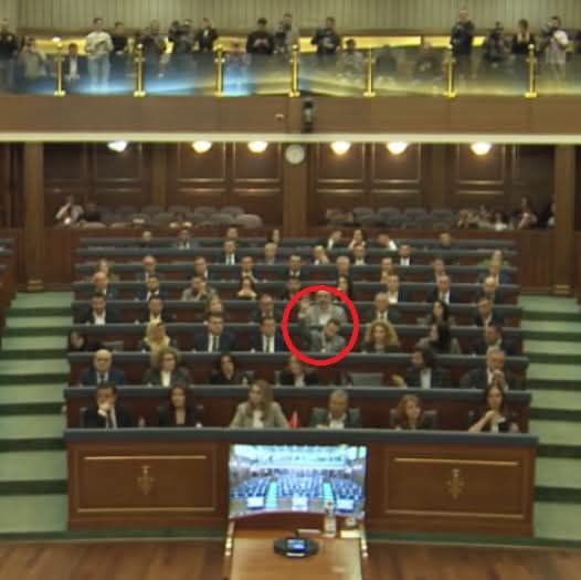 Zamenik VV glasa protiv rezolucije Haškog suda Parlament Republike Kosovo je odobrio 90 glasova za…