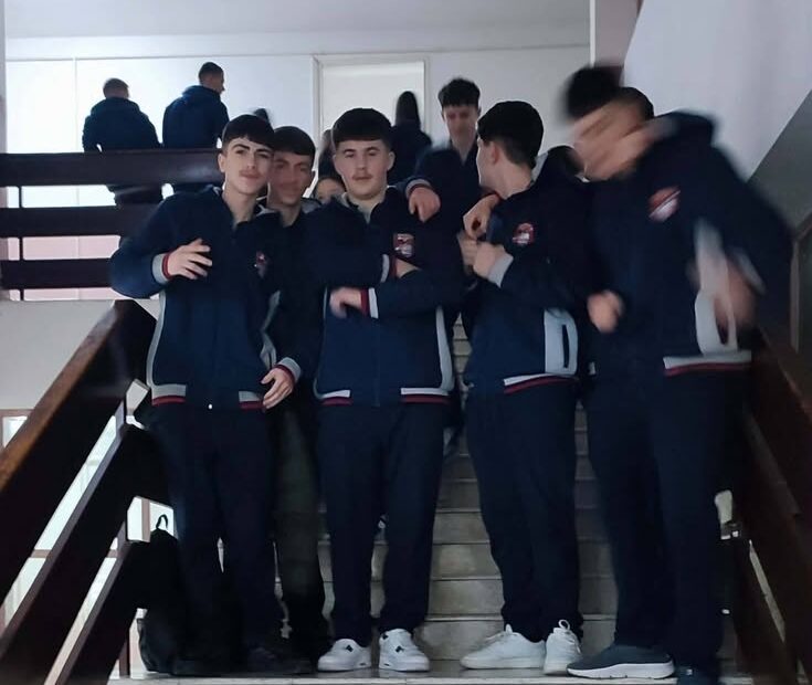 Školske uniforme stižu u SHML Ruždzi Berisha, učenici su primorani da ih nose iz školske zajednice u ponedeljak…