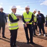 Vendoset gurthemeli për ndërtimin e 50 shtëpive për familjet në asistencë sociale në Prizren Kryetari i Komunës së Pr…