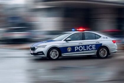 Pretuèeni u Dragašu, dvoje ljudi završi u bolnici, incident sa premlaæivanjem je prijavljen u petak popodne u…