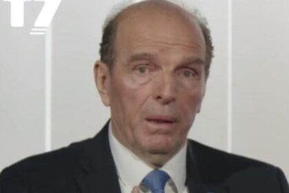 Žao mi je što su vojnici OVK Ahmet Šala oduševljeni bivšim kosovskim ambasadorom Ahmetom Šalom, studiom…