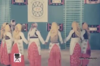 Pesme i plesovi iz Opoje Zlatno sećanje iz 1979. Retki video donosi pesme i plesove iz devojaštva…
