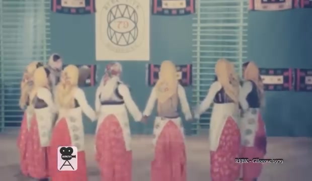 Pesme i plesovi iz Opoje Zlatno sećanje iz 1979. Retki video donosi pesme i plesove iz devojaštva…