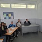 Atmosferë garuese dhe dijeje në “Kuizin e Diturisë” në Llopushnik Nxënësit e klasave VI–IX të SHFMU “Shaban Shabani” …