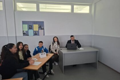 Konkurentska atmosfera i znanje u Kviznosu Diturije… u Lapušniku uèenici VICIX razreda FMFA Šoban Šabani…