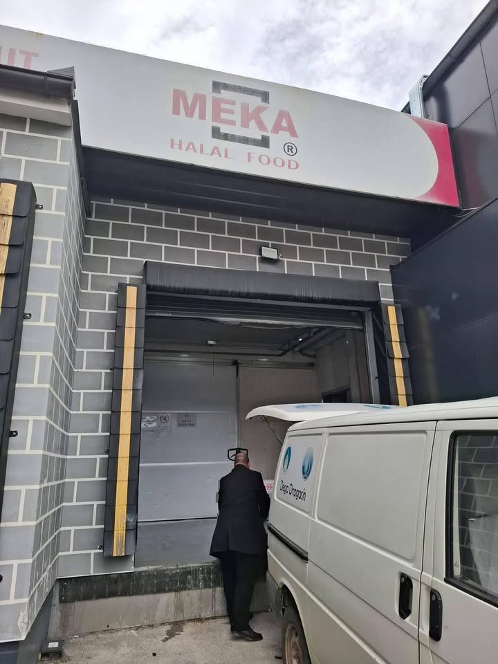 100 paketa hrane za siromašne porodice tokom blagoslovenog meseca Ramazana pod humanitarnim aktivnostima, kao što su…