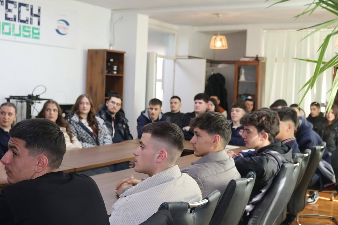 Obuka o prelaznoj pravdi u NVO AVOCO na obuci koju su organizovali Ministarstvo pravde i K…