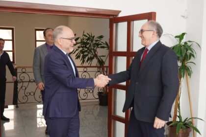 Gradonačelnik Totaj domaćin je novog koordinatora UN na Kosovu, gradonačelnik Prizrena Šaćir Totaj, koji očekuje n…