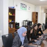 Fëmijët aftësohen në dizajn grafik në Qendrën Rinore AVOKO Në ambientet e Qendrës Rinore AVOKO po zhvillohet një prog…