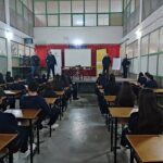 Nxënësit e ShML “Ruzhdi Berisha” mësojnë për rreziqet e ngacmimeve dhe sigurinë online Sot, në Sallën e Aktiviteteve …