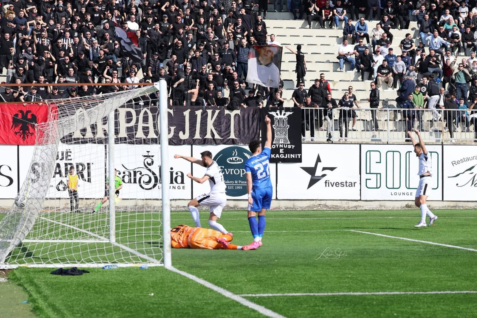 dha hollësi të ndeshjes Lirija _, gjendja u forcua pas plotësimit por u vendos nën kontroll