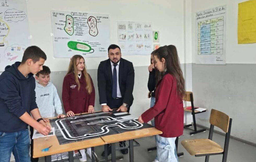 Školski tim Lapusnik Šaban Šabanir stiže na maksimalne bodove u trci robotike