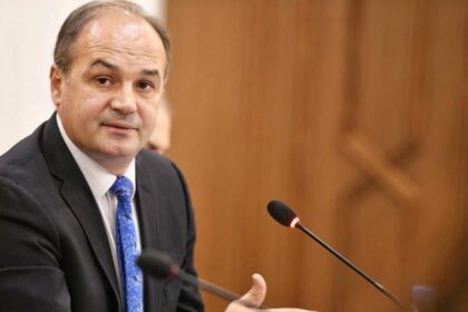 Hodžaj kritikuje Kurta i Osmana: Ugljen nade pretvorio se u osu zla