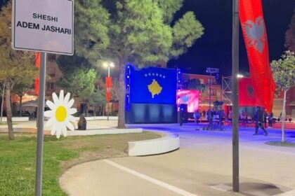 Në qytetin e flamurit inaugurohet sheshi “Adem Jashari”