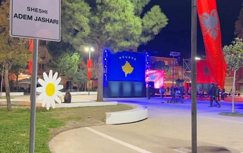 Në qytetin e flamurit inaugurohet sheshi “Adem Jashari”