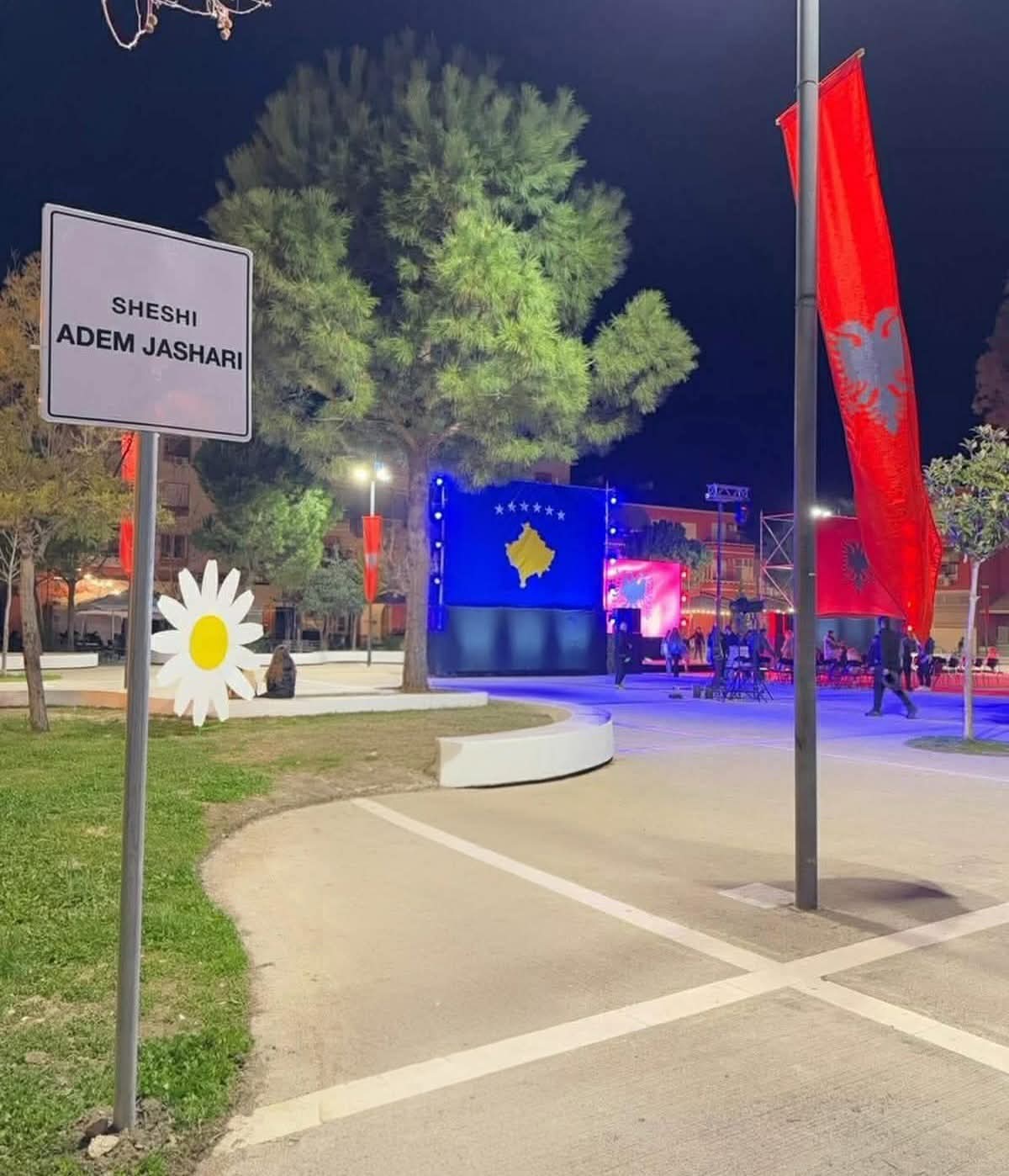 Në qytetin e flamurit inaugurohet sheshi “Adem Jashari”