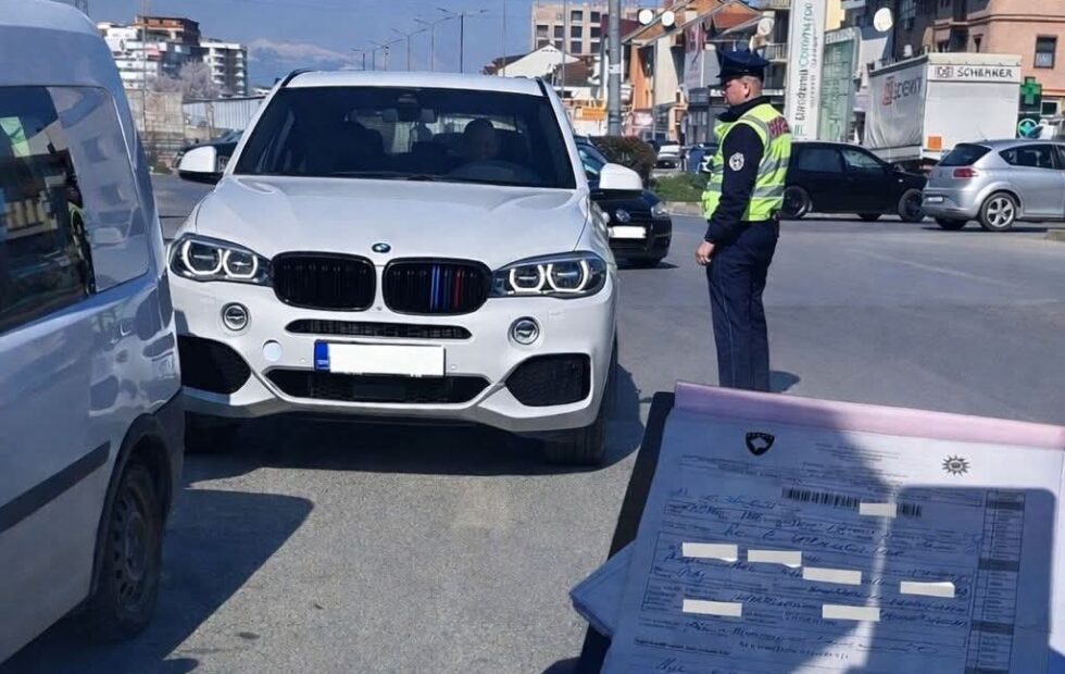 Policia shton kontrollet në Prizren: Rripi i sigurimit shpëton jetë