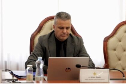 Arian Gashi zgjidhet kryesues i Këshillit Prokurorial të Kosovës