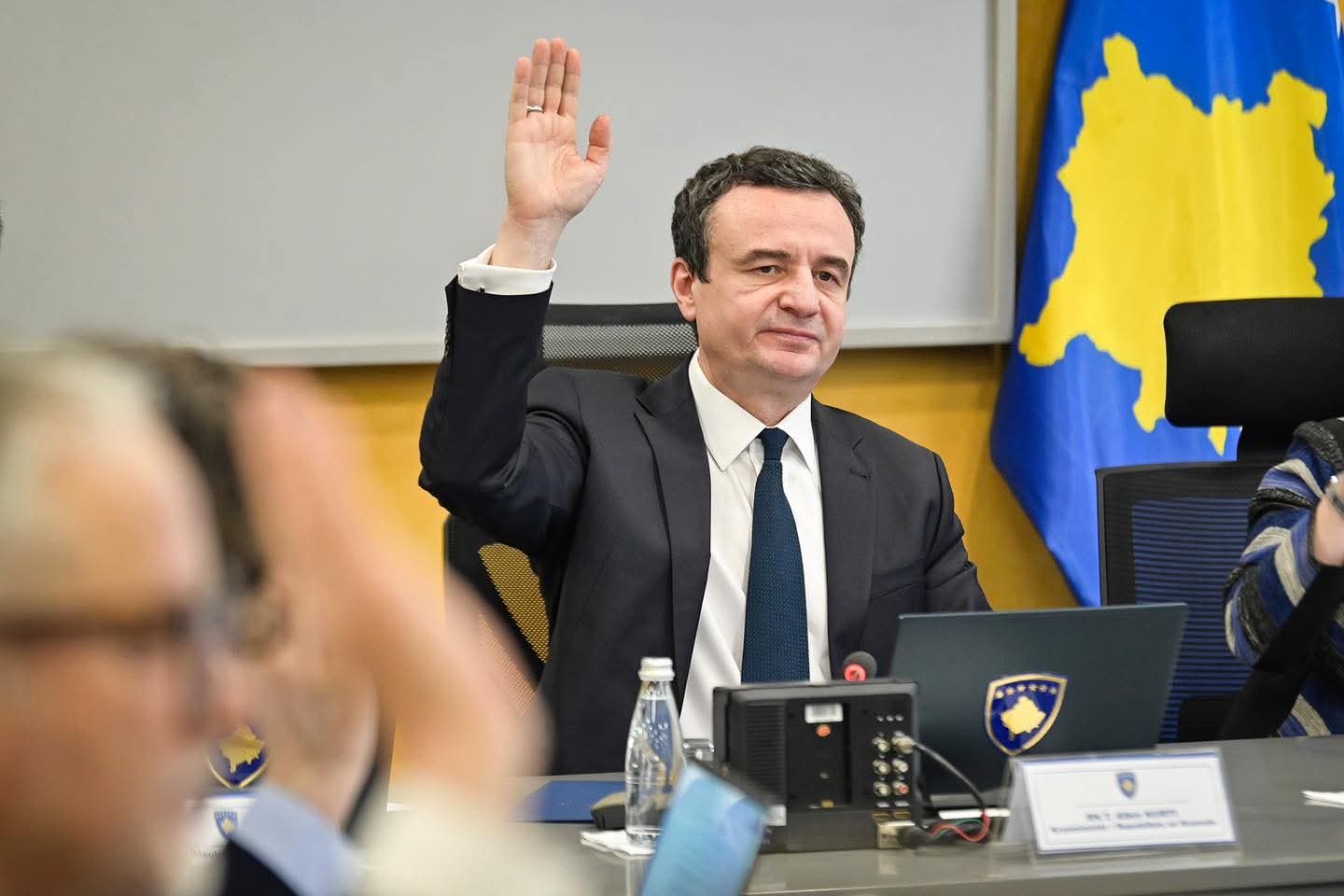 Qeveria ndan 500 mijë euro për qytetarët e Kosovës në Lindjen e Mesme