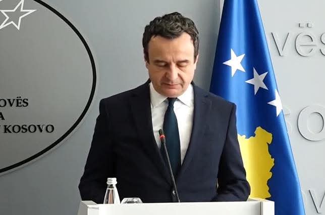Kurti: Leje të përkohshme qëndrimi për 12 muaj për studentët dhe punëtorët serbë