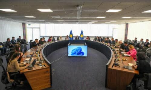 Pasi “lëshoi pe” me BE-në, Kurti mbledh kabinetin: Për dy ditë rresht zotimet do t’i bëjmë program qeverisës