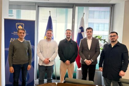 Mjekë nga Kosova në doktoraturë në Slloveni, priten në Ambasadën e Kosovës