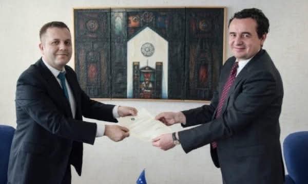 Pa post qeveritar – Blerim Sallahu kalon në kabinetin e Kurtit si këshilltar ligjor