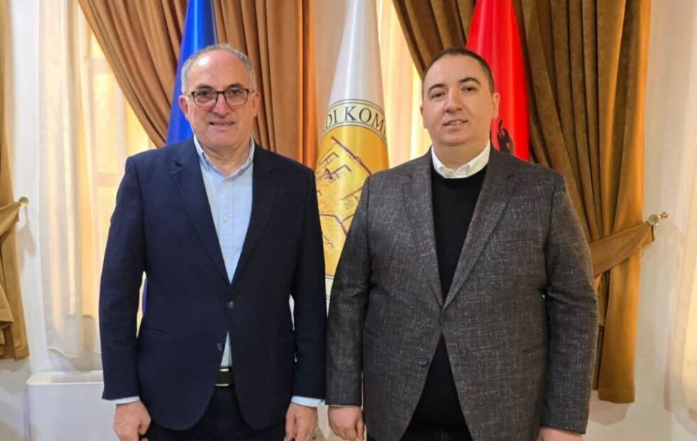 Totaj emëron drejtorin e ri të Pronës dhe Çështjeve Ligjore në Prizren