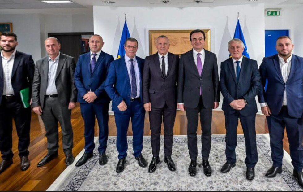 Deputeti Behrami: Kurti i barazon shqiptarët e Luginës së Preshevës me strukturat ilegale serbe