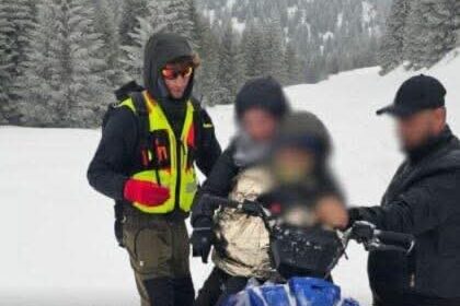 Shpëtohet familja kosovare e bllokuar nga bora në kufirin Kosovë–Mali i Zi