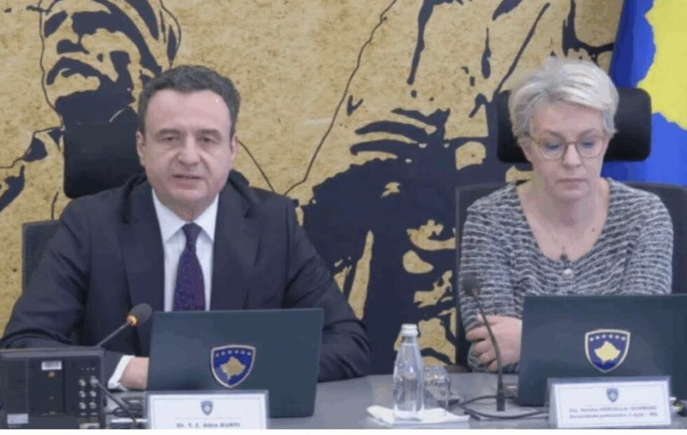 Albin Kurti i kërkon autorizim Vjosa Osmanit për Donika Gërvallën