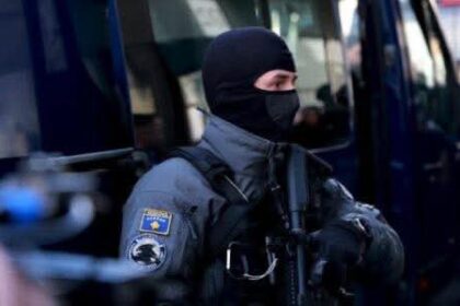 ARMË DHE PAJISJE USHTARAKE ZBULOHEN NË ZUBIN POTOK