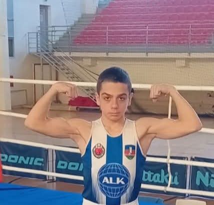 Amar Vehapi shpallet kampion në Kikboks