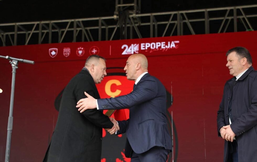 OVL e UÇK-së: Hilmi Haradinaj me djemtë i bëri ballë me guxim rrethimit të trefishtë