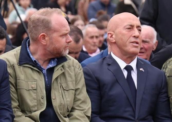 Shefi i CIA-s për Ballkanin merr pjesë në përkujtimin e Epopesë së Dukagjinit në Gllogjan