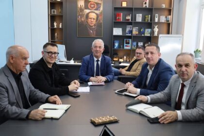 Mbledhja e radhës e Qeverisë Komunale në Dragash, fokus në transparencë dhe zhvillim strategjik