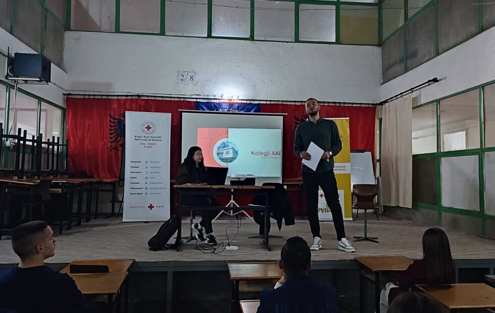 Sesion për orientim në karrierë me maturantët në Shkollën e Mesme të Lartë “Ruzhdi Berisha”