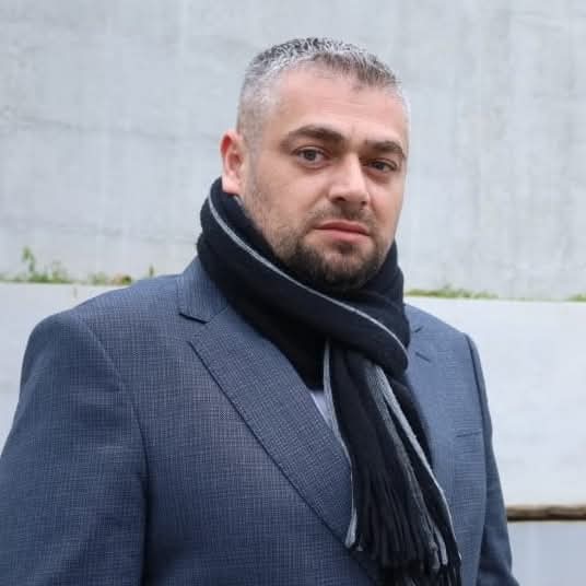 Ekspozimi me pasaktësi për krimet e luftës në Kosovë, Andin Hoti kërkon tërheqjen e menjëhershme të materialeve