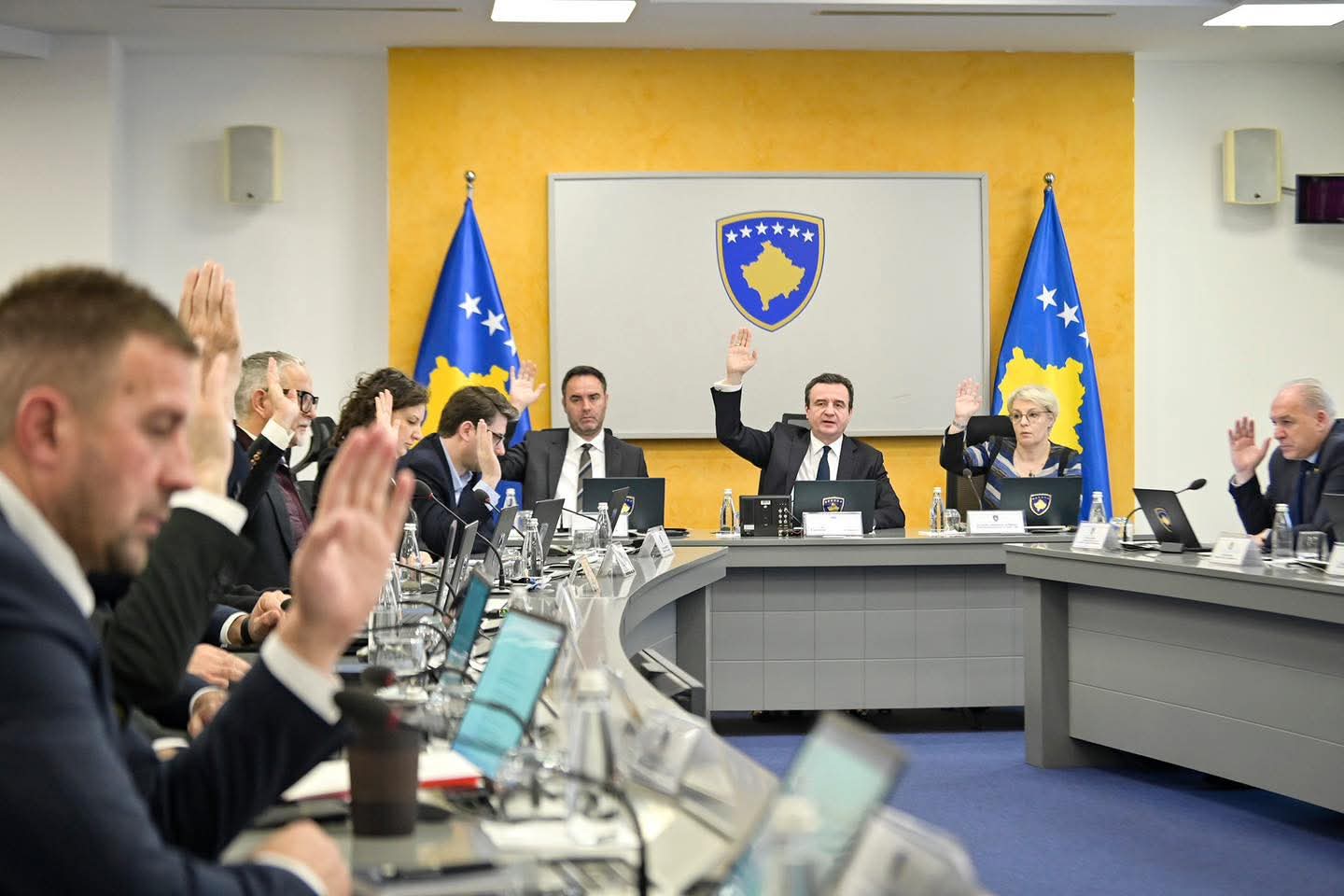 QEVERIA E KOSOVËS MBLEDHET MË 30 MARS – NË REND DITE PAGA E 13-TË, BONUSE PËR FUTBOLLISTËT DHE DËRGIMI I FSK-së NË GAZA