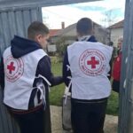 NXËNËSIT E SHML “RUZHDI BERISHA” NË DRAGASH REALIZOJNË AKTIVITET HUMANITAR PËR FAMILJET NË NEVOJË