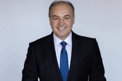 Hoxhaj paralajmëron për krizë institucionale: Kosova rrezikon kaos dhe anarki